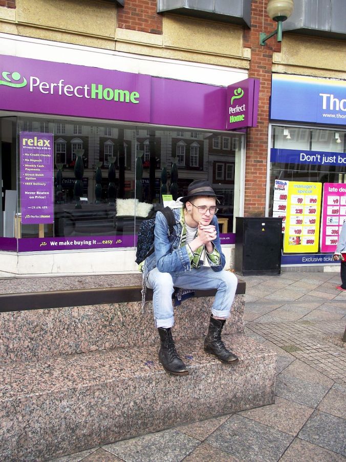 301110 WARRINGTON Hat and boots Bridge St.B