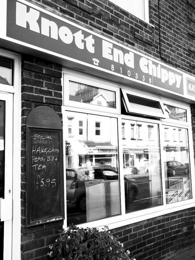 20-09-12 KNOTT END. The very good chippy