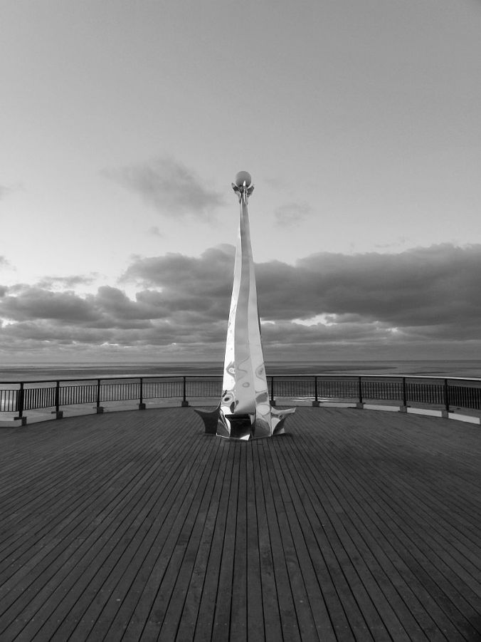 191110 SOUTHPORT end of the pier B&amp;W