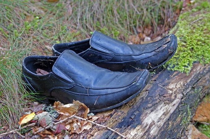 28/08/14 The Black Isle. Munlochy Clooty Well.  Shiny Shoes.