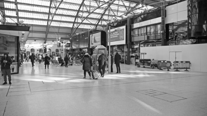 15/02/18  LIVERPOOL. Lime Street Station. Concourse.