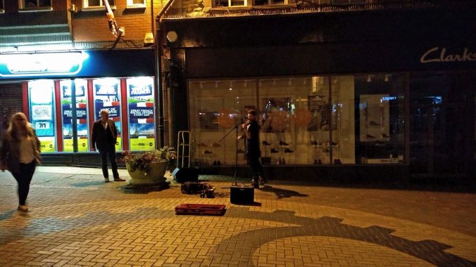 06/10/18 CHORLEY LIVE.  Lone Violinist On Chapel Street.