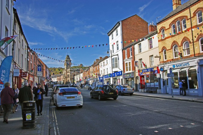 20/10/18 WELSHPOOL. Broad Street.