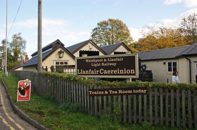 20/10/18 LLANFAIR CAEREINION. Welshpool & Llanfair Light Railwa