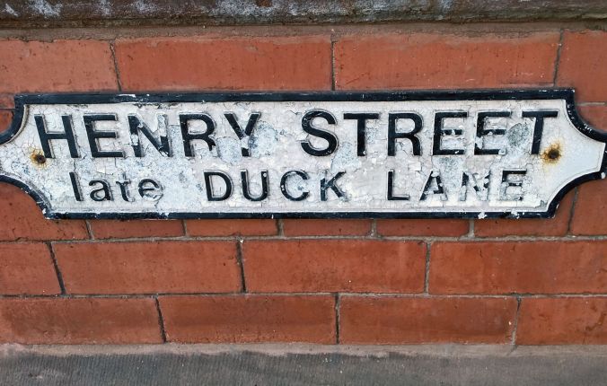 17-03-19 LYTHAM. Henry Street - Late Duck Lane.