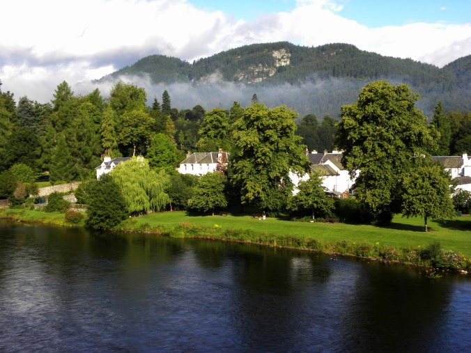 190810 DUNKELD View from the bridge 3
