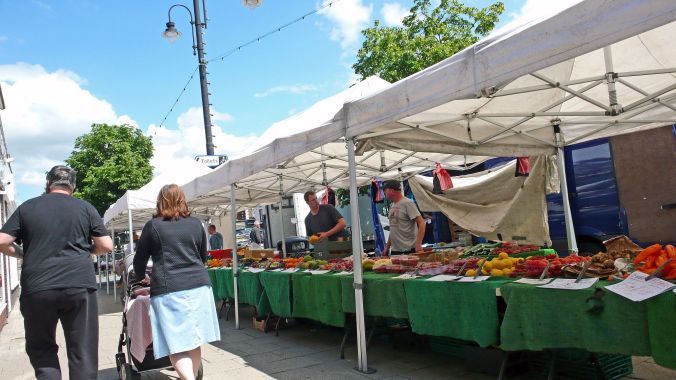 20/06/19 FRODSHAM.  The Market. Fresh Fuit &amp; Veg.