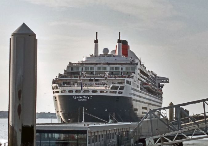 16-07-19 LIVERPOOL. The Pier Head & Cunard's Queen Mary 2.
