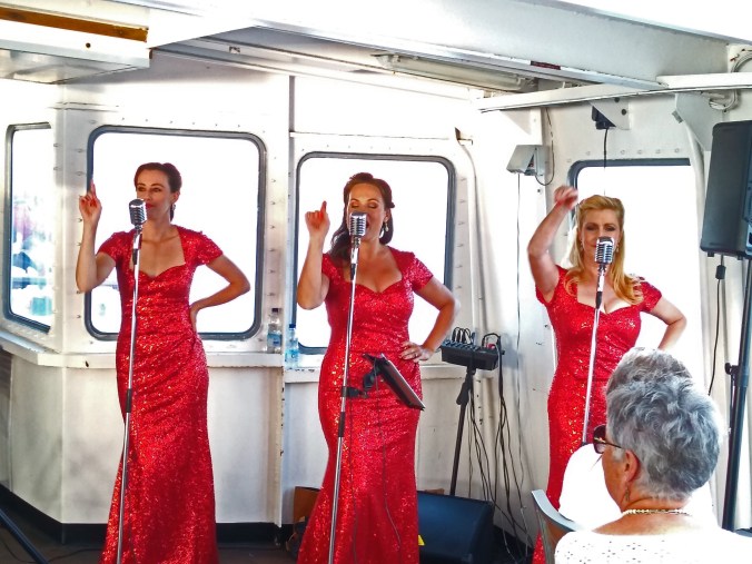 16-07-19 LIVERPOOL. The Royal Iris. Song Time.