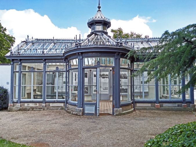 20/06/19 FRODSHAM. Castle Park. The Conservatory Exterior.