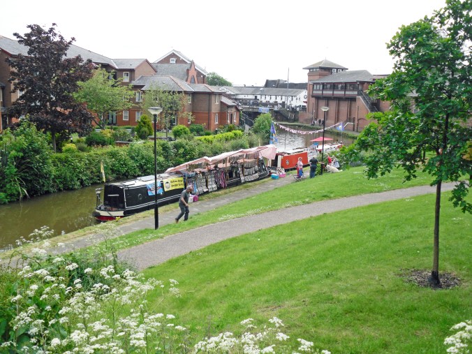25/05/19  CHESTER. Floating Market. Floating Bar &amp; Floating Pet