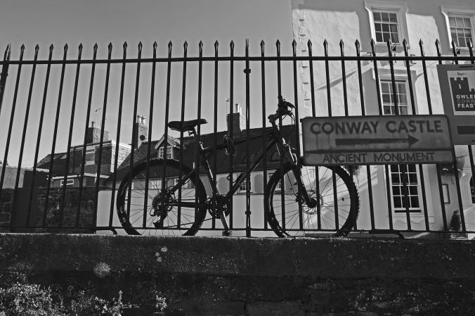 19/09/19  CONWY.  Bike On The Railings.