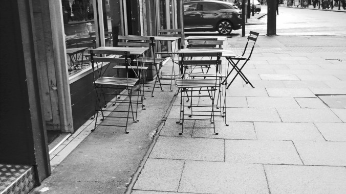 06/10/19  MANCHESTER. Oldham Street.  Tables &amp; Chairs.