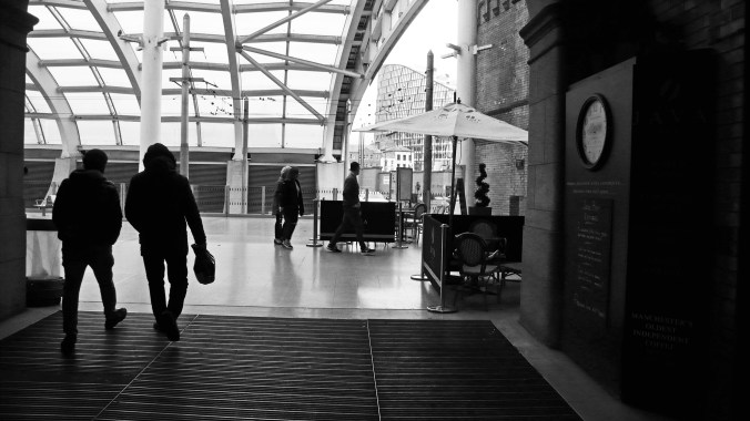 06/10/19 MANCHESTER. Victoria Station.