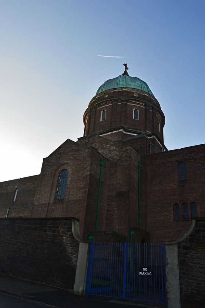 30/11/19 NEW BRIGHTON. The Church of SS Peter & Paul and Saint P