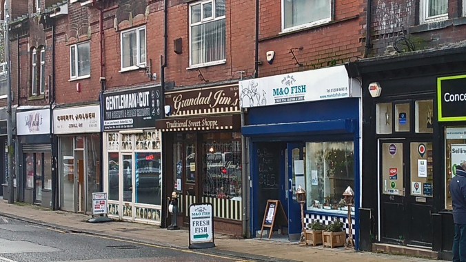 17/12/19 HORWICH. Lees Lane. Shops.