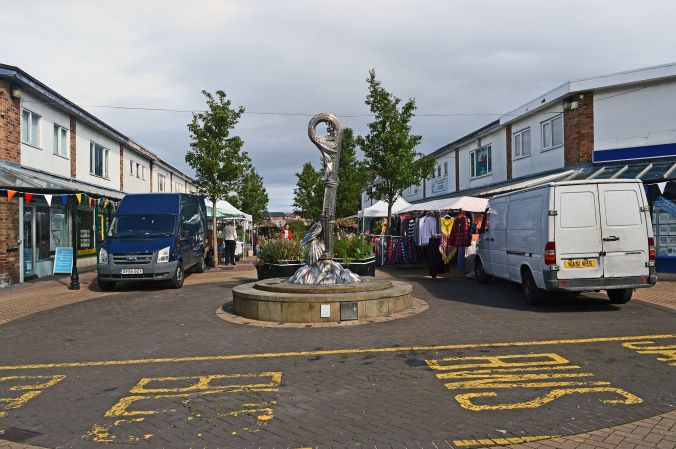 12/09/19 HOLYWELL. Tower Gardens & Market.