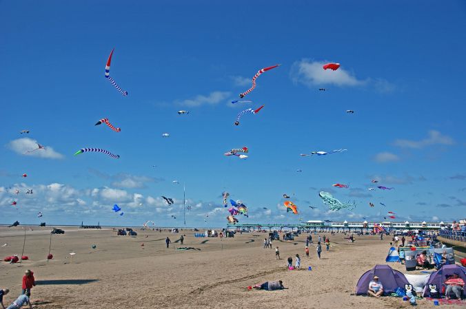 25/07/15 ST. ANNES. Kite Sky.